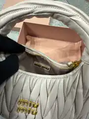 Miu Miu Wander Matelasse Napa Pembe Deri Hobo  Çanta 5