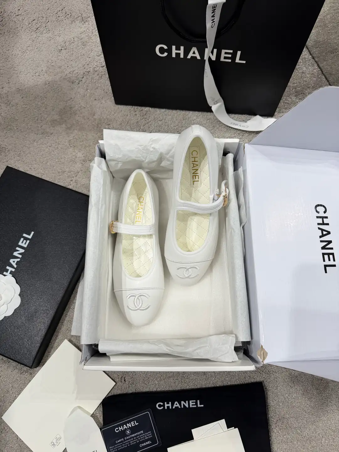 Chanel Beyaz Mary Janes Kadın Deri Babet