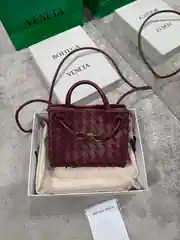 Bottega Veneta Andiamo Mini Bordo Kadın Deri Çanta 1