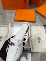 Hermes Oz Mule Beyaz Kadın Deri Terlik 3