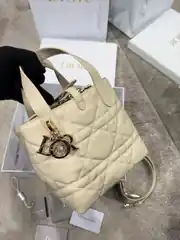 Dior Krem Small Toujors Vertical Kadın Deri Çanta 2