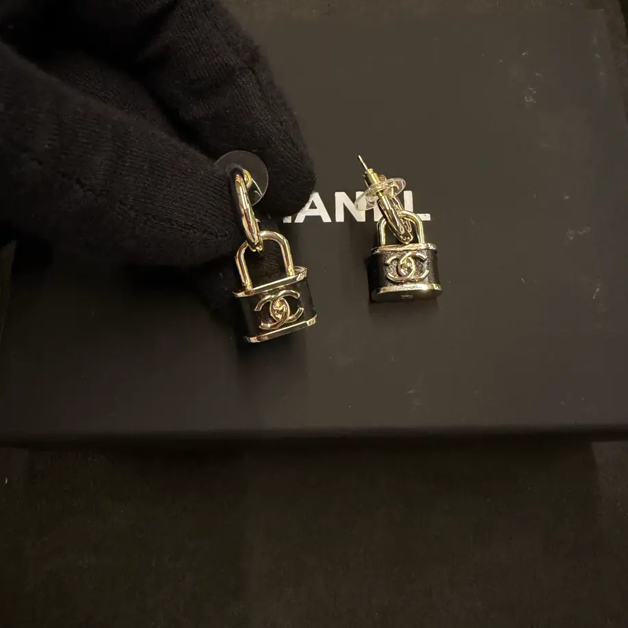 Chanel Silver Küpe
