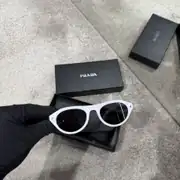 Prada Beyaz Güneş Gözlüğü 1