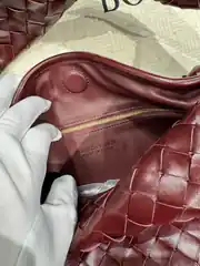 Bottega Veneta Hop Bordo Kadın Deri Çanta 4