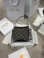 Dior Small Medaillon Bucket Kadın Deri Çanta 1
