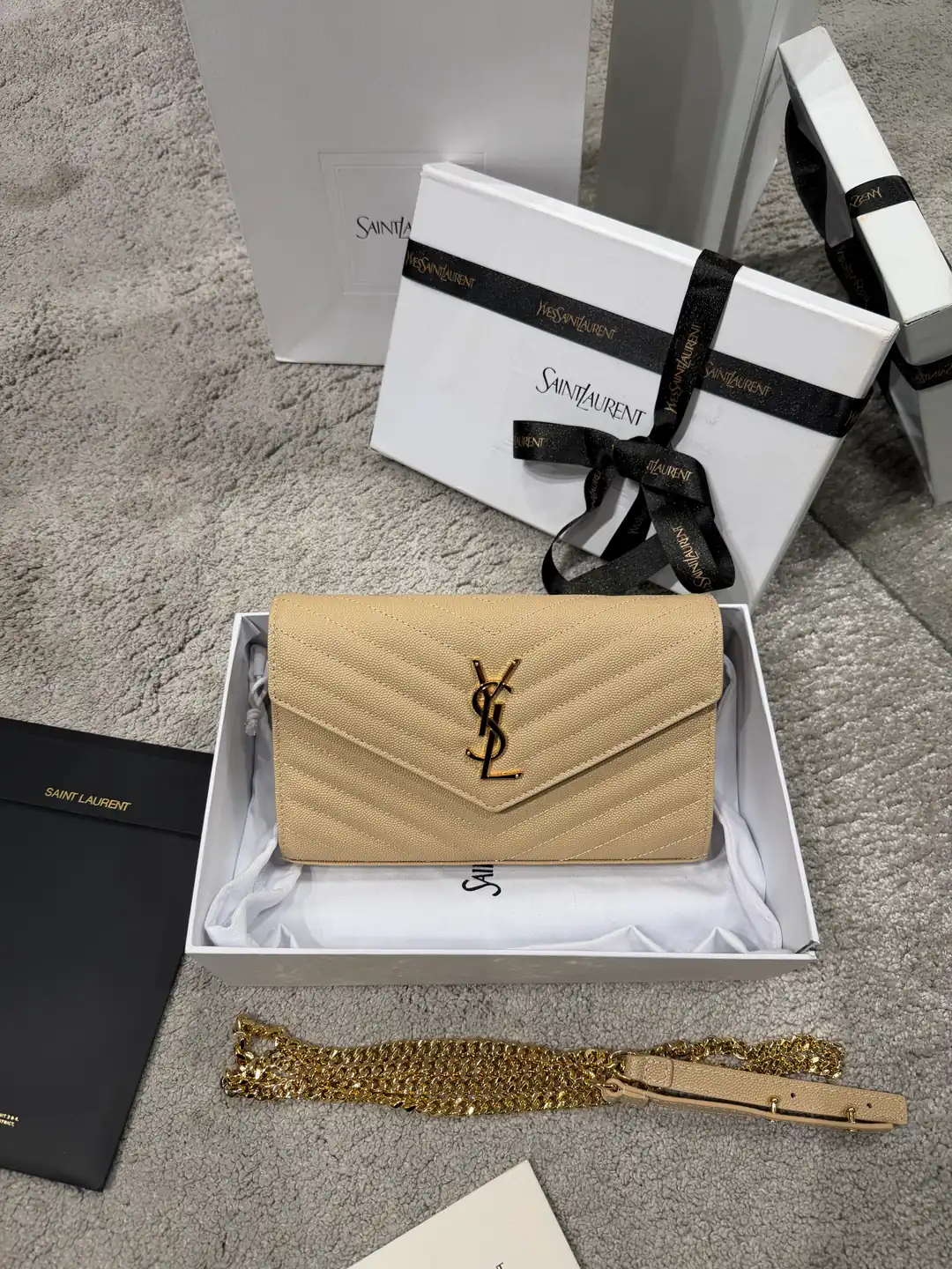 YSL Cassandre Large Kadın Deri Cüzdan Çanta 