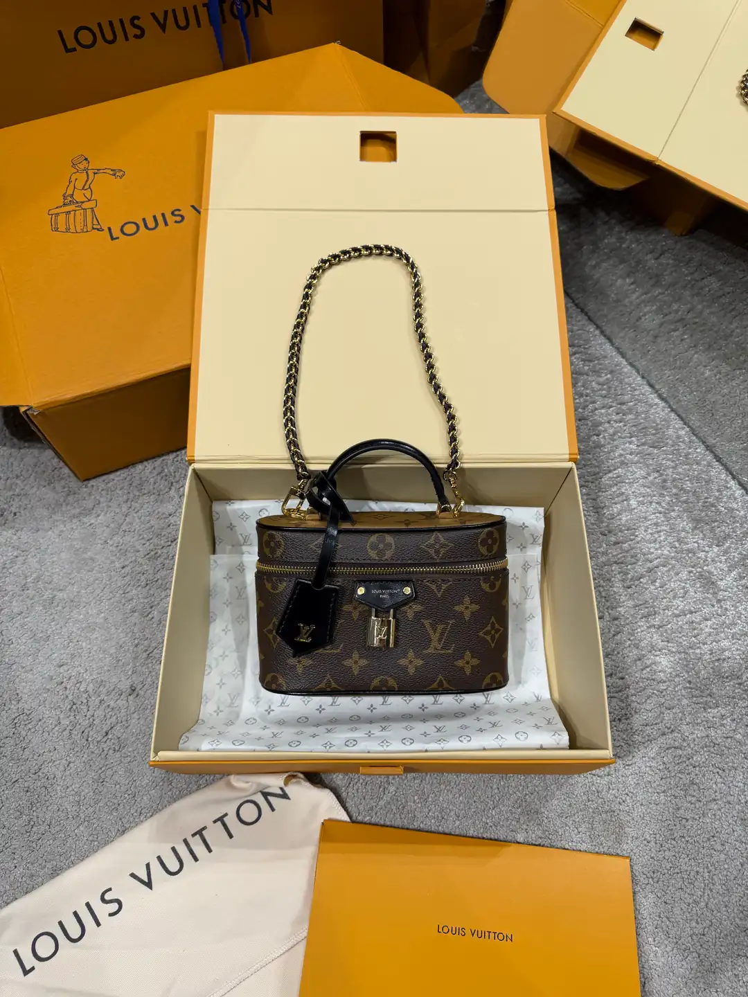 Louis Vuitton Vanity Kadın Deri Çanta