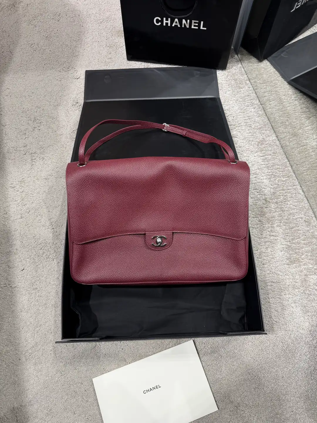 Chanel Maxi Kapaklı Çanta