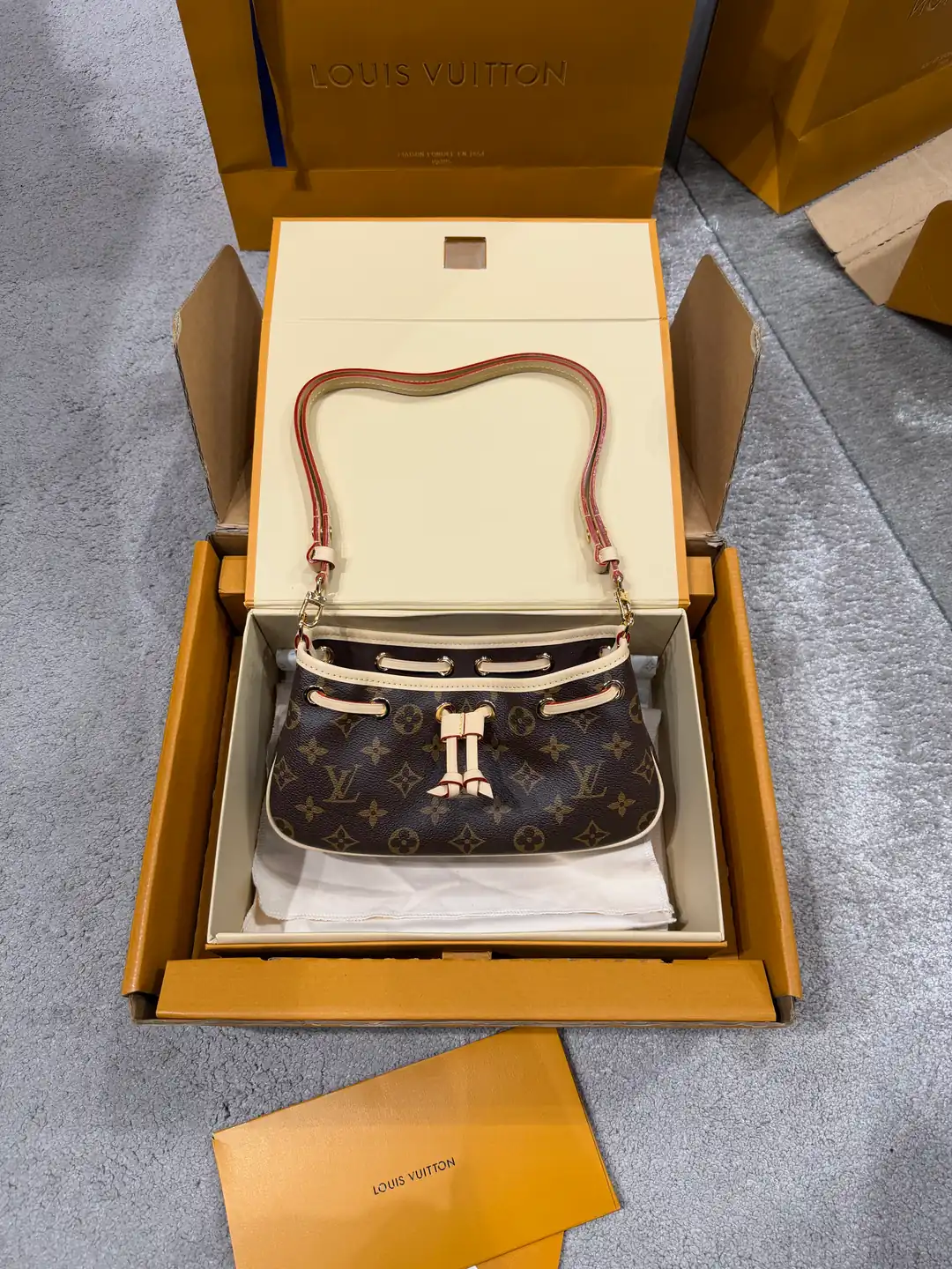 Louis Vuitton Nano Frivole Kadın Deri Çanta