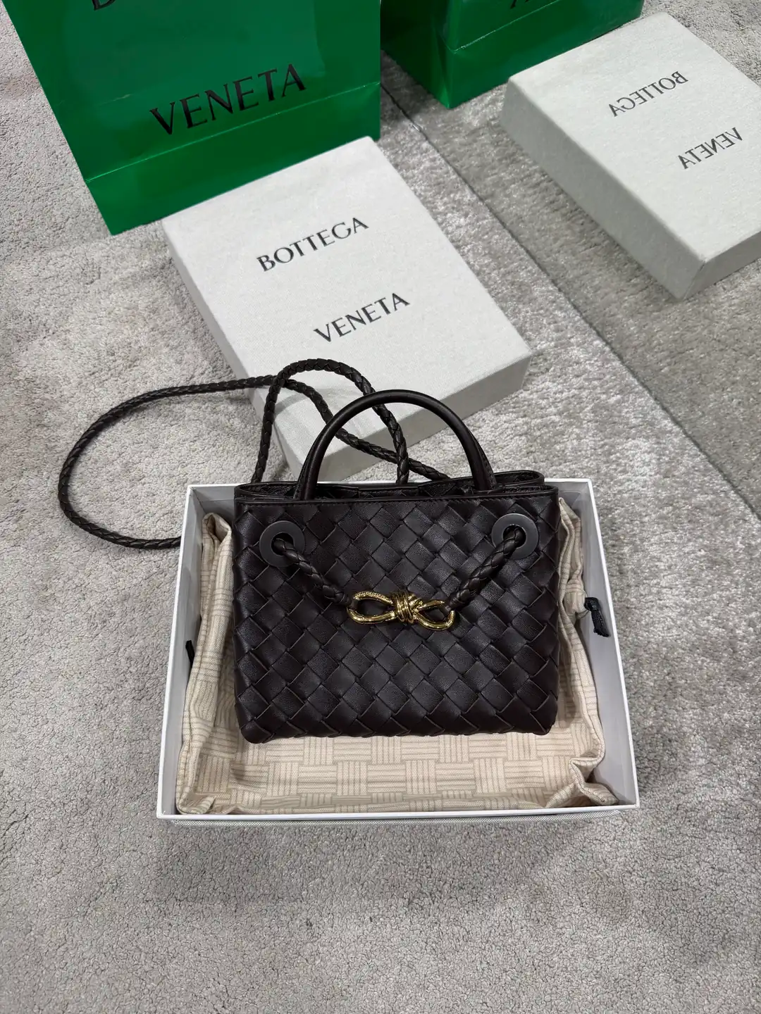 Bottega Veneta Andiamo Mini Acı Kahve Kadın Çanta