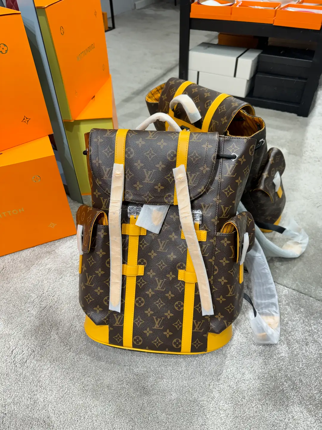 Louis Vuitton Christopher MM Sırt Çantası