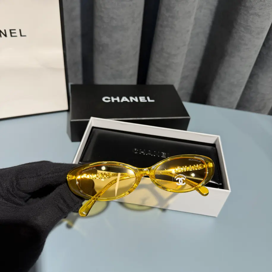 Chanel Neon Güneş Gözlüğü