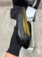 Chanel Siyah Deri Kadın Babet 4