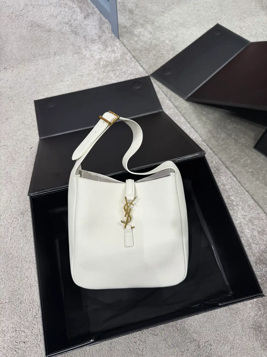 Saint Laurent (Le 5 à 7 Hobo Kadın Deri Çanta