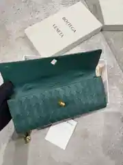 Bottega Veneta Andiamo Yeşil Kadın Deri Clutch 3
