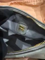  Miu Miu Wander Soft Hobo Gri Kadın Deri Çanta 4