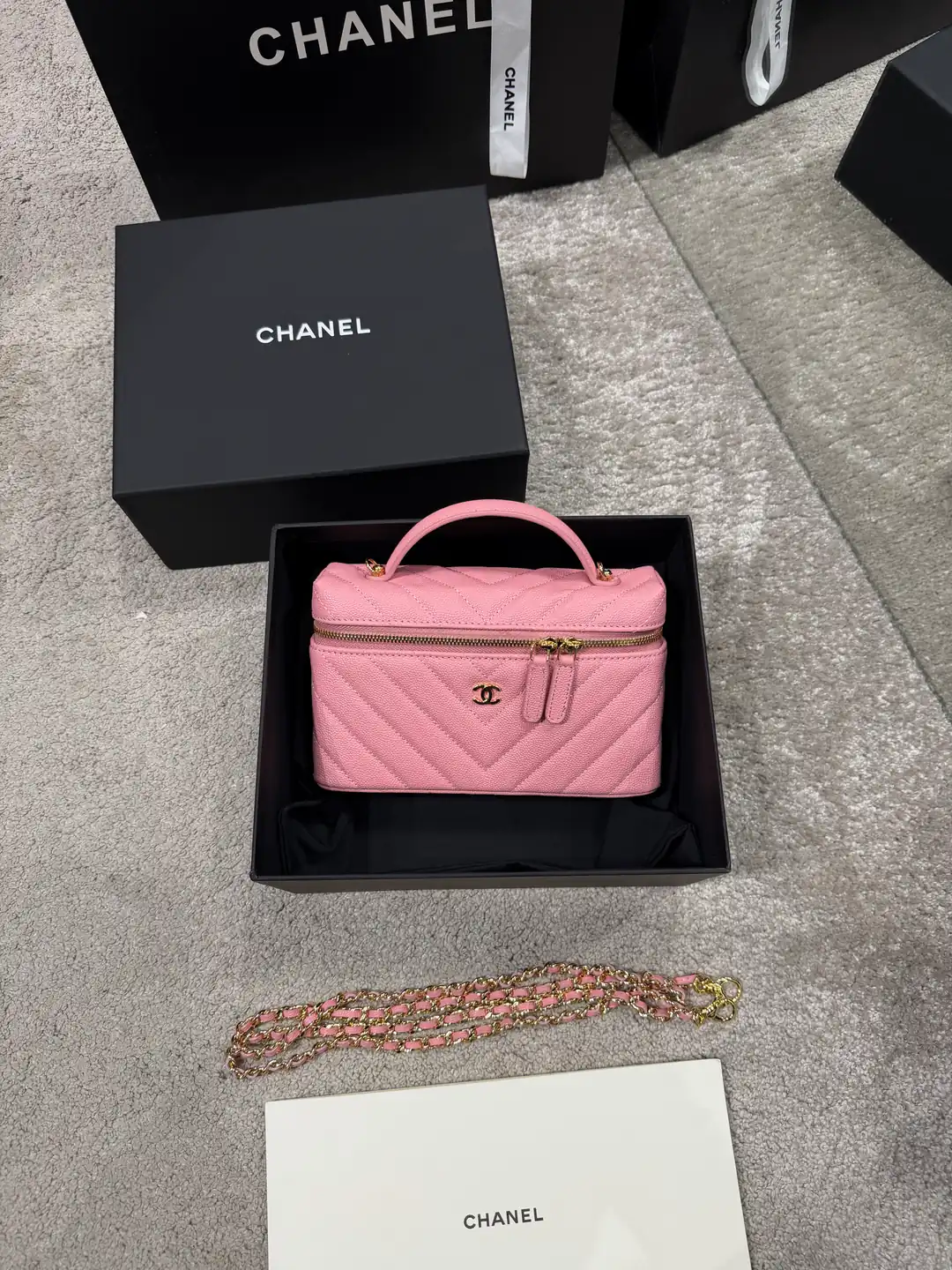 Chanel Pembe Vanity Kadın Deri Çanta