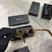 Prada Güneş Gözlüğü 3
