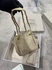 Bottega Veneta Small Parachute Chain Krem Kadın Deri Çanta 2