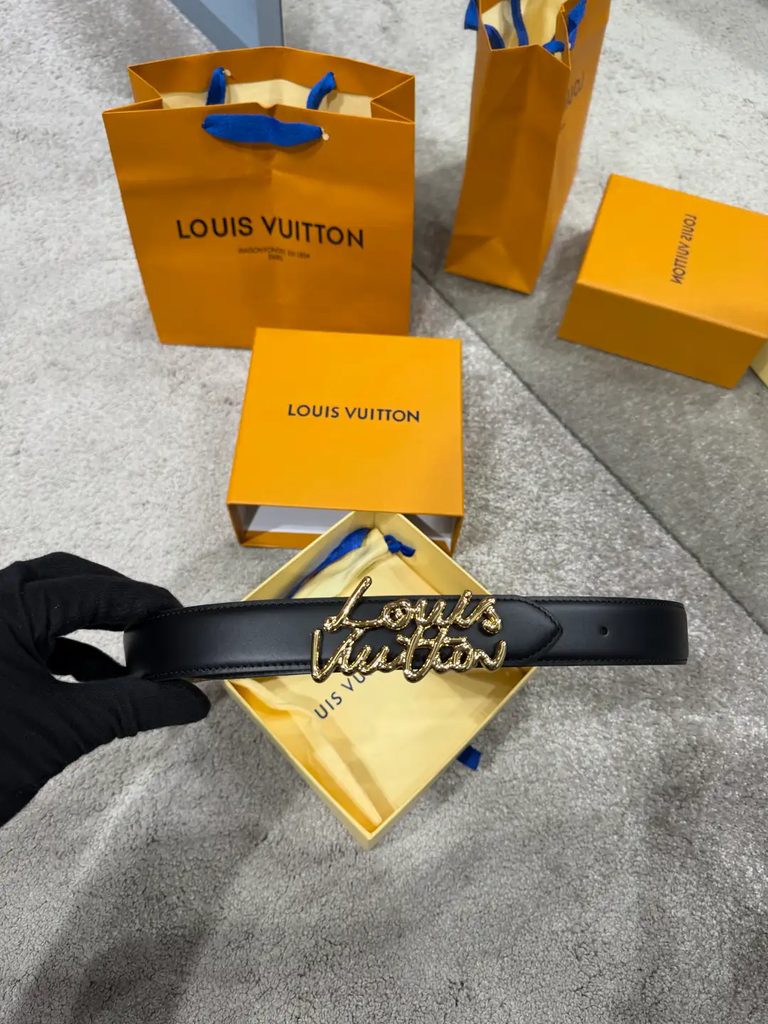 Louis Vuitton Çift Taraflı Kadın Deri Kemer
