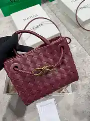 Bottega Veneta Andiamo Mini Bordo Kadın Deri Çanta 2