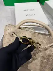 Bottega Veneta Andiamo Small Kadın Deri Çanta 2