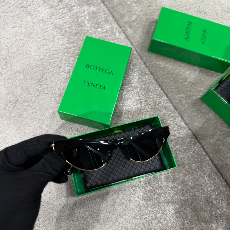 Bottega Veneta Siyah Güneş Gözlüğü