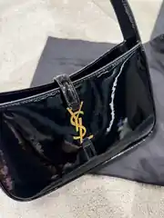 YSL Le 5 À 7 In Patent Siyah Çanta 2
