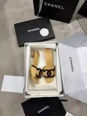 Chanel Coco Beach Bej Deri Kadın Topuklu Terlik 1
