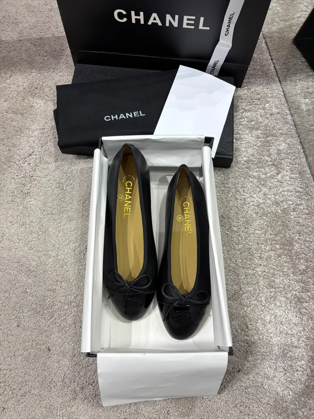 Chanel Siyah Deri Kadın Babet