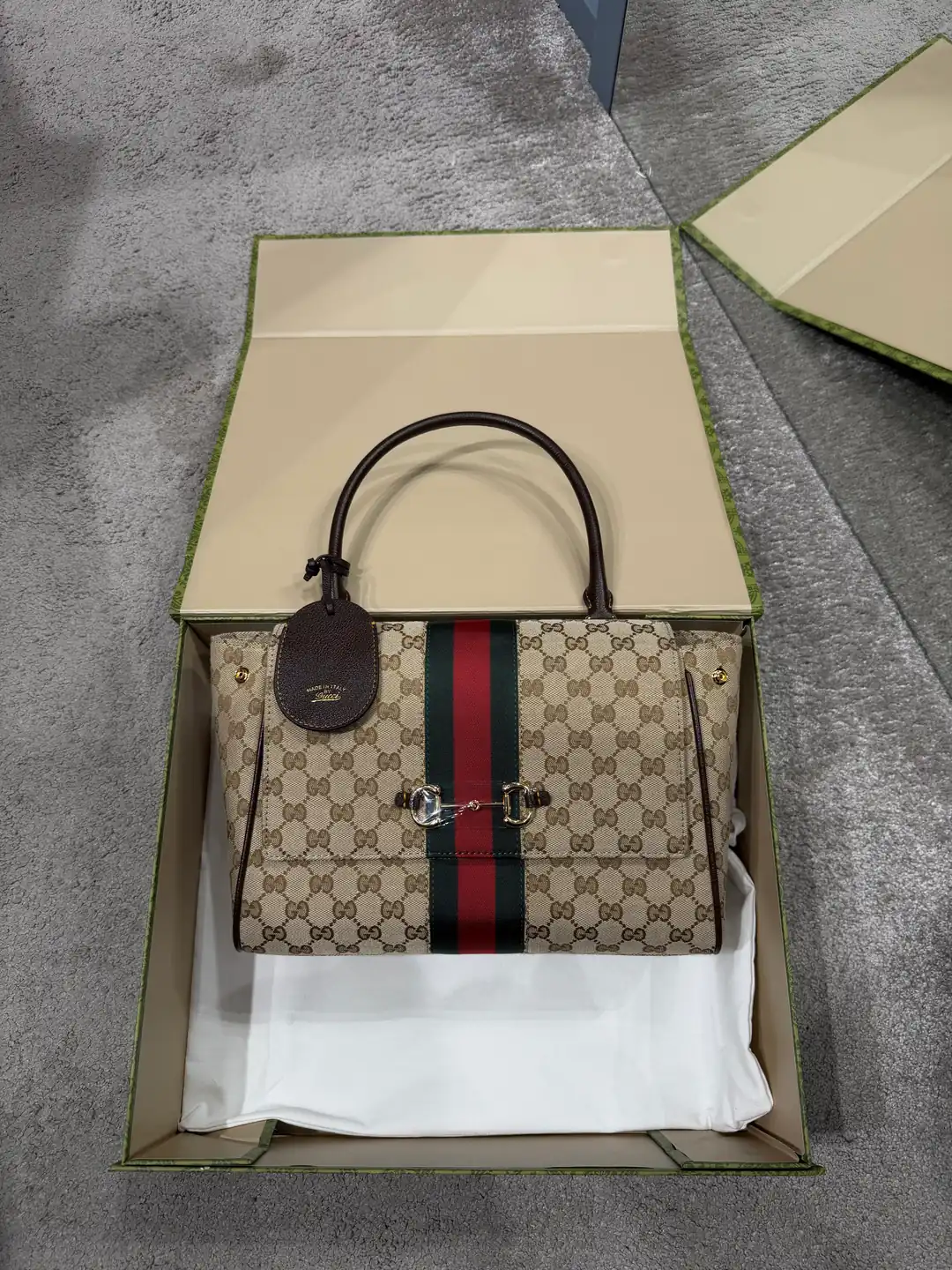 Gucci Paparazzo Medium Kadın Deri Çanta