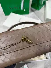Bottega Veneta Andiamo Vizon Kadın Deri Clutch 3