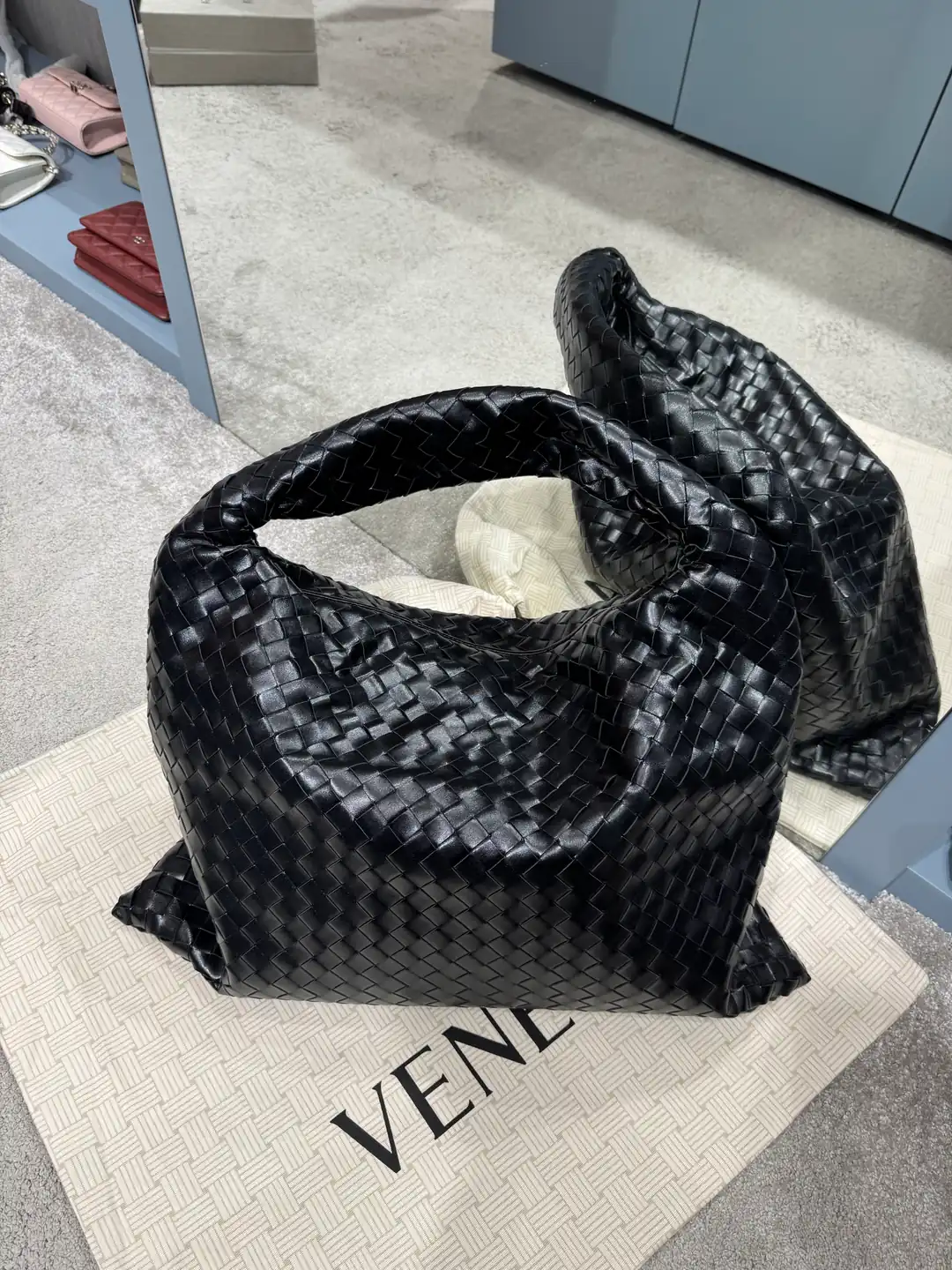 Bottega Veneta Hop Large Siyah Kadın Deri Çanta