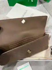 Bottega Veneta Andiamo Vizon Kadın Deri Clutch 4