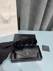 Prada Mavi Cam Güneş Gözlüğü 2