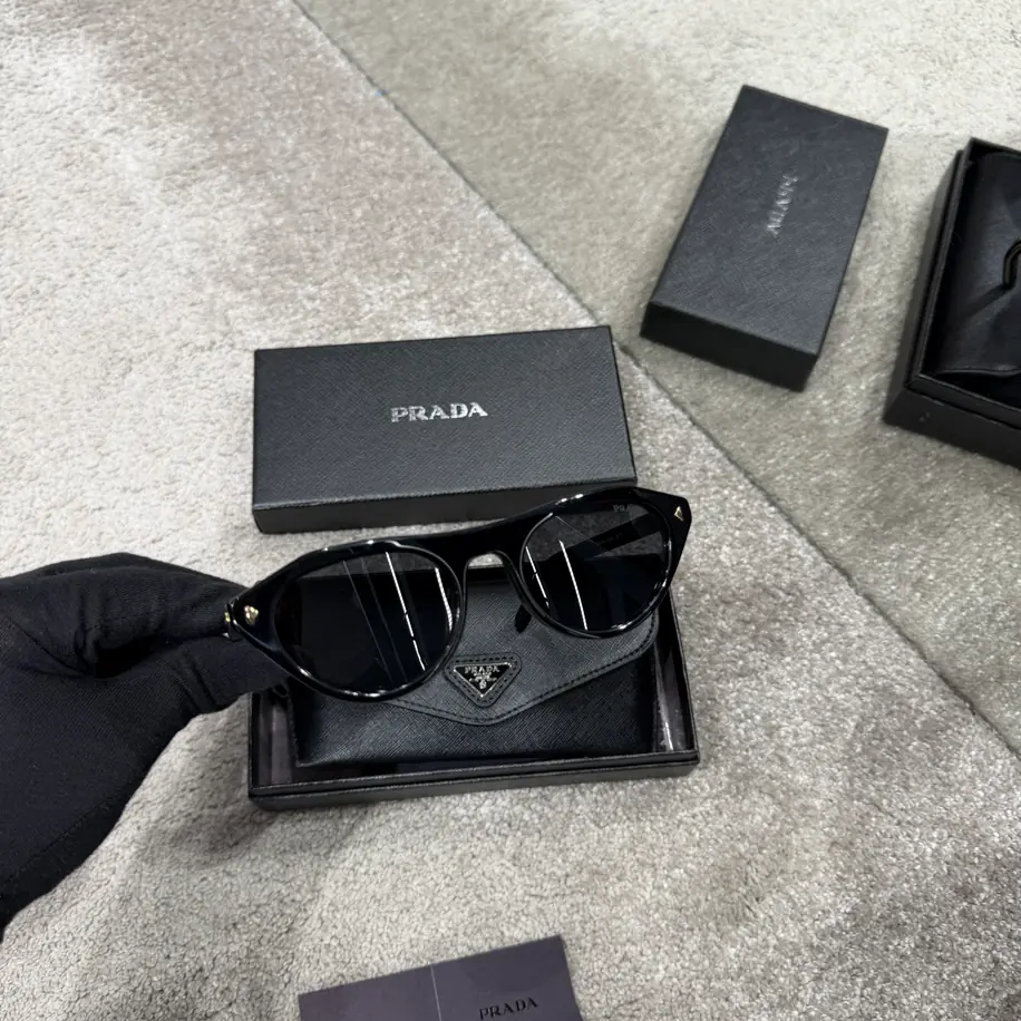 Prada Siyah Güneş Gözlüğü