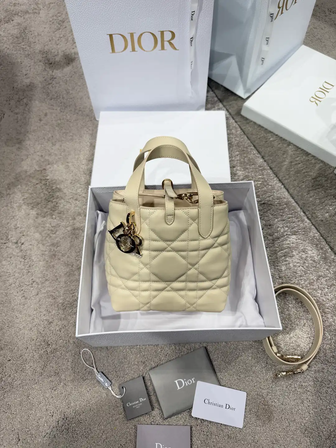 Dior Krem Small Toujors Vertical Kadın Deri Çanta