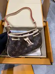 Louis Vuitton Nano Frivole Kadın Deri Çanta 2