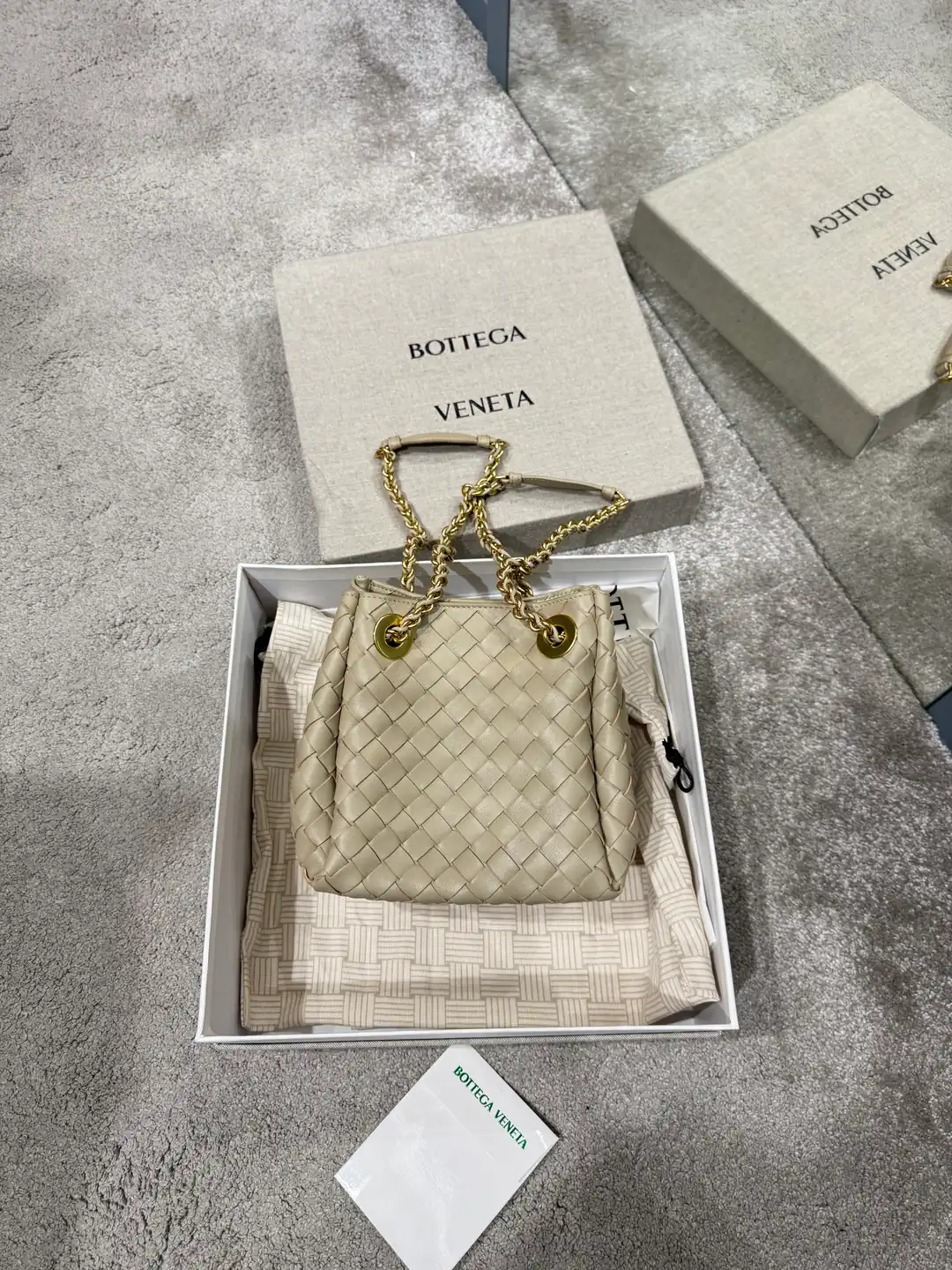 Bottega Veneta Small Parachute Chain Krem Kadın Deri Çanta
