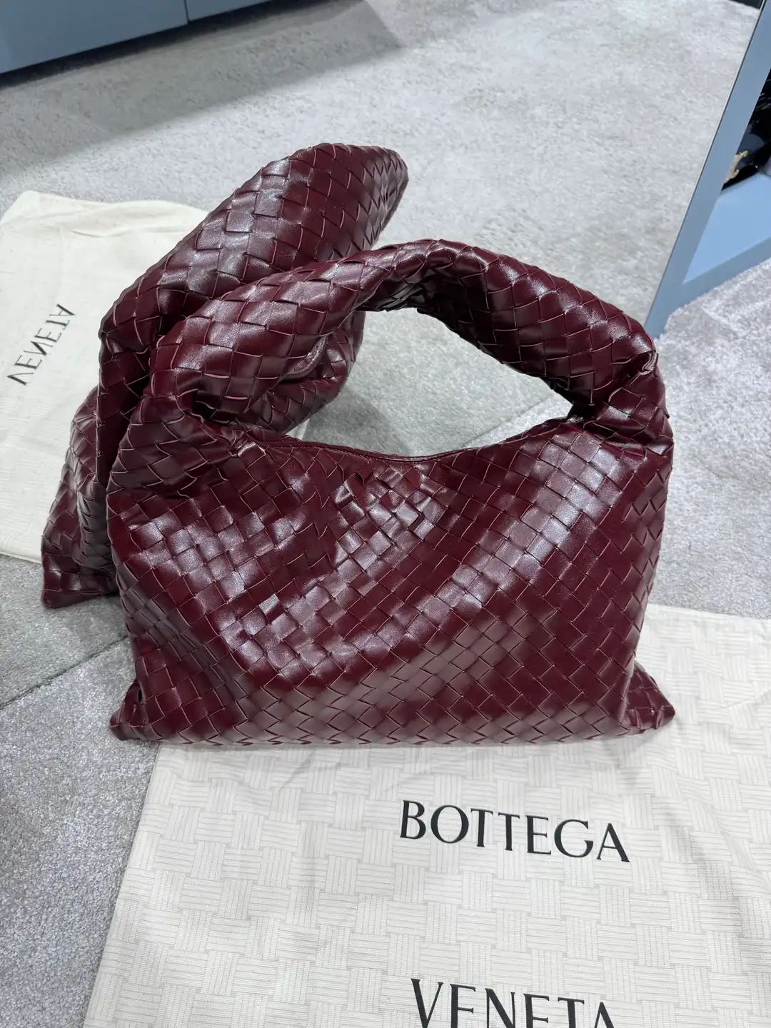 Bottega Veneta Hop Bordo Kadın Deri Çanta