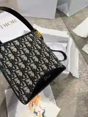 Dior Small Medaillon Bucket Kadın Deri Çanta 2