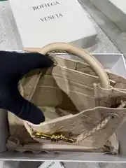 Bottega Veneta Andiamo Small Kadın Deri Çanta 3