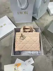 Dior Pembe Small Toujours Vertical Kadın Deri Çanta 1