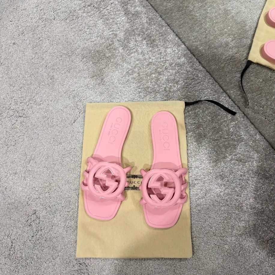Gucci Pembe Plaj Terliği