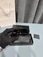 Prada Siyah Cam Güneş Gözlüğü 2